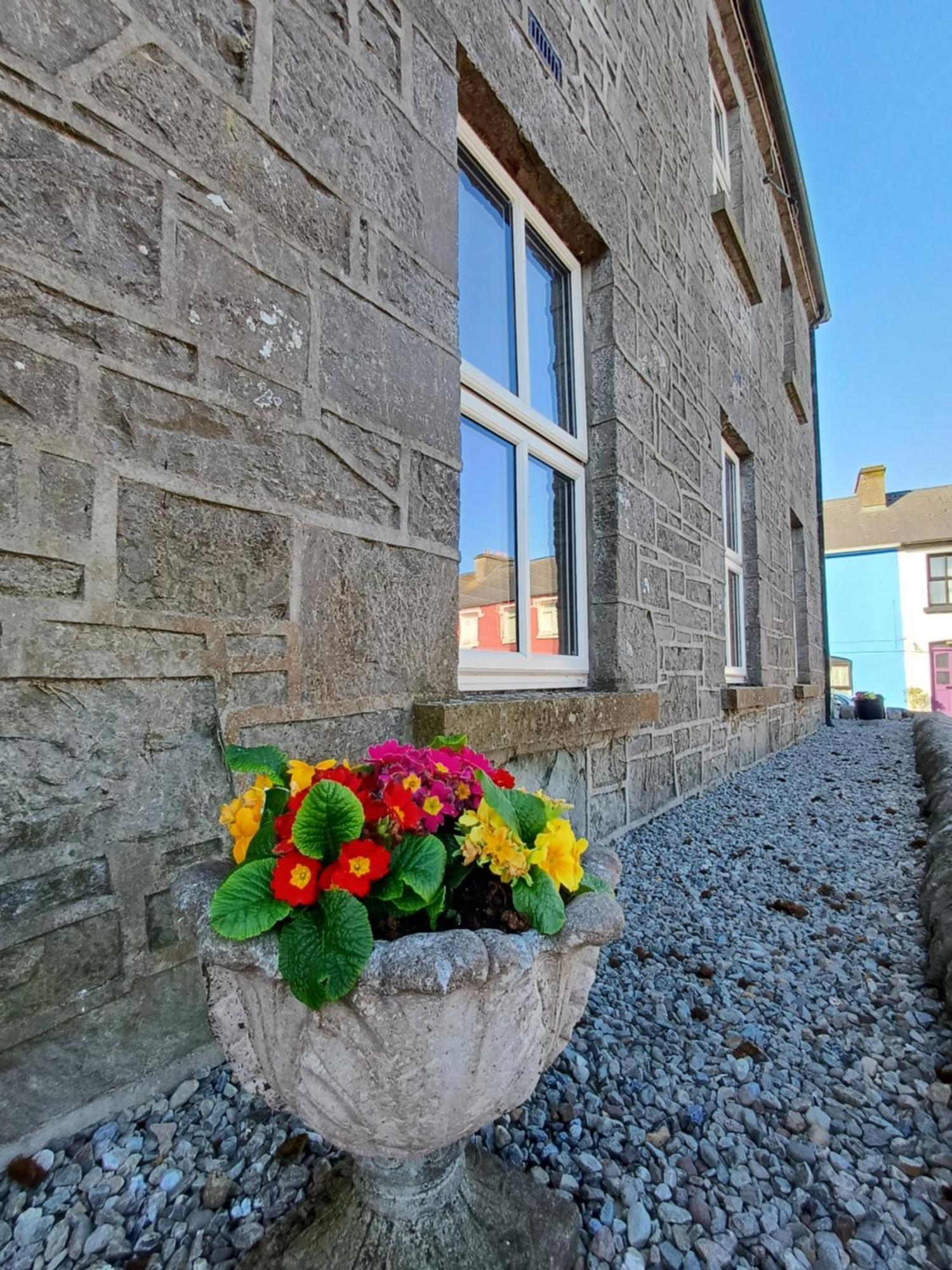 Clonbur House - Studio Village Apartment Galway Kültér fotó